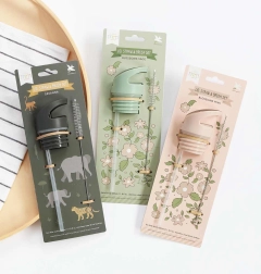 A Little Lovely Company комплект капачка, четка и сламка за бутилка от неръждаема стомана 350 ml – Zvířata