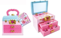 Козметичен комплект в куфарче Unicorn