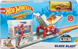 Hot Wheels Пожар на бензиностанция – преносим игрови сет със спасително превозно средство