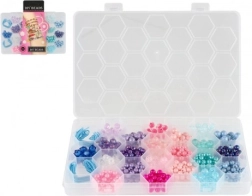 Пластмасови цветни мъниста с връв в кутийка