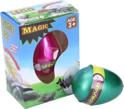 Растяща костенурка в яйце