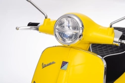 Детски електрически скутер VESPA ROMA – жълт