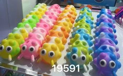 Мачкаща гъсеница 26 см