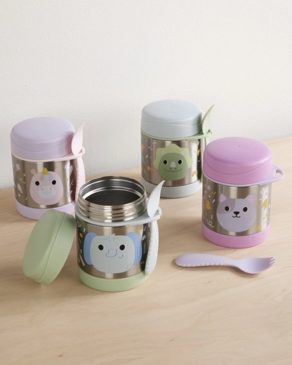 Secure screw-top lid and compact size