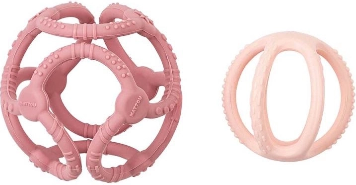 2-in-1: two balls of different sizes that can be separated