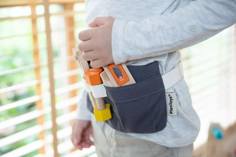 Bag and belt for little DIYers