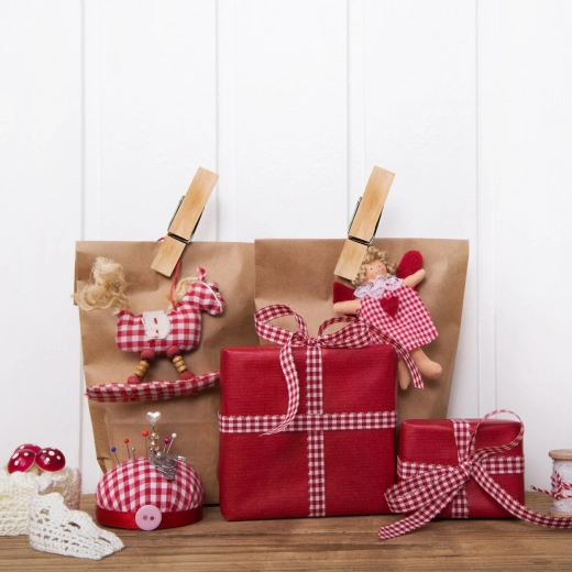 Perfect for gift wrapping and table styling