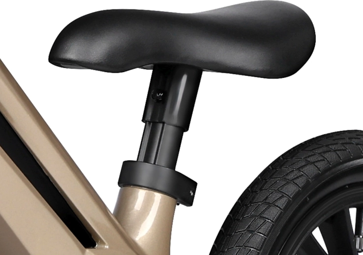 Adjustable seat and handlebars – grows with the child