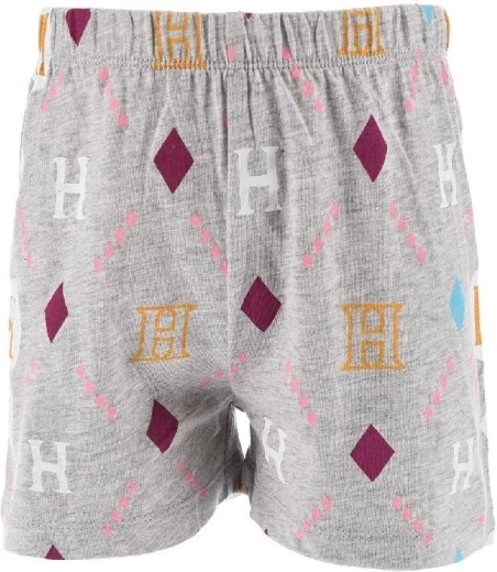 Elastic waistband on the shorts