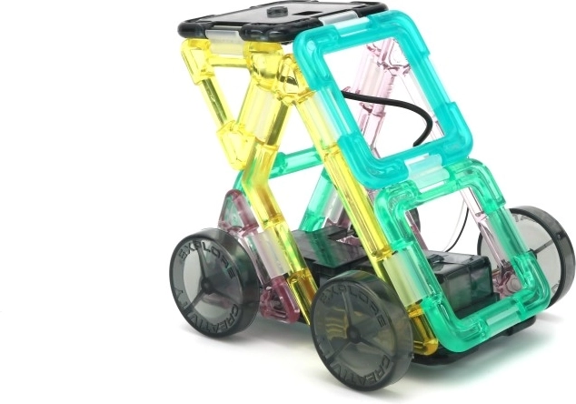 Moving models and learning through play