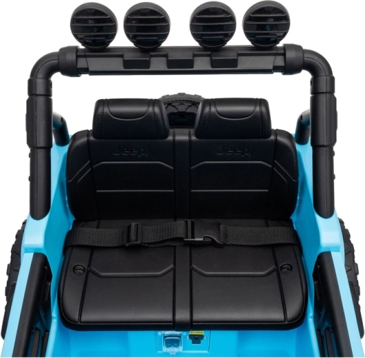 Two-seat cabin for riding together