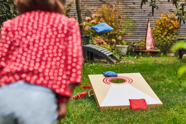 Хвърляща игра Cornhole