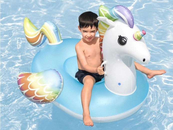 Забава за децата във водата