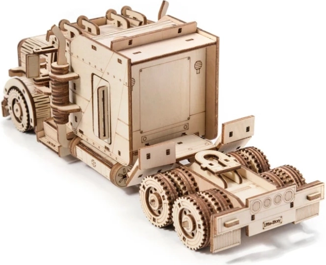 Detailed construction with moving elements