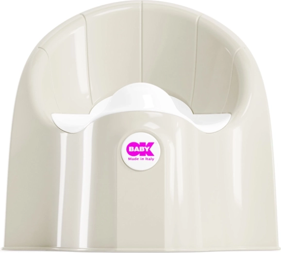 Raised front section to prevent splashing