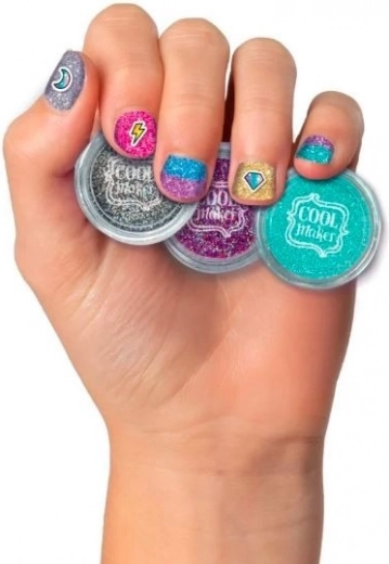 Перфектно за nail art и мотиви със стикери