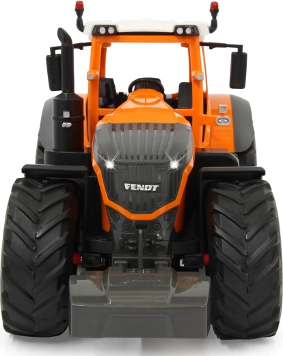 LED осветление и детайлна изработка на лицензирания Fendt