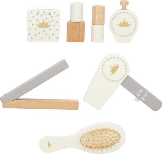 Wooden accessories for imaginative play