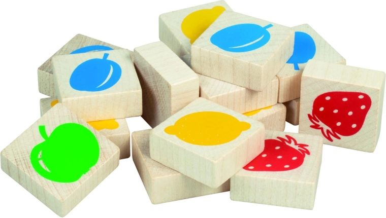 Wooden fruit pieces
