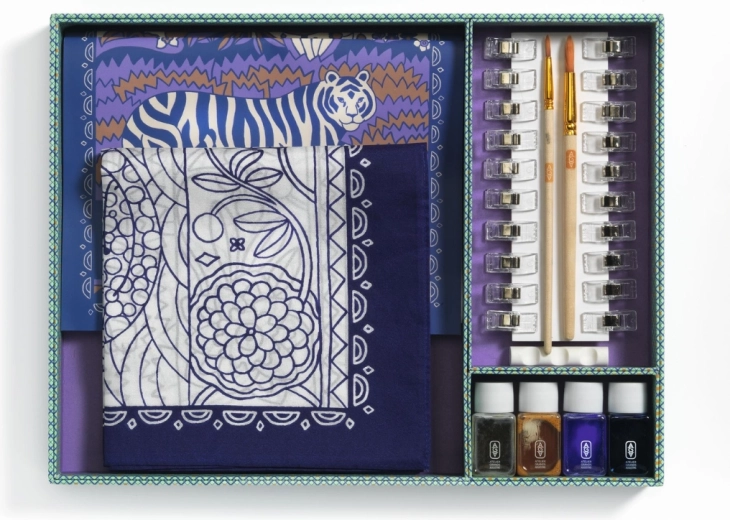 Complete art kit in elegant packaging