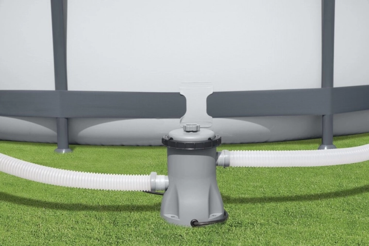 Лесен монтаж към надземни басейни