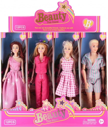 4 outfit variants – each doll a different style
