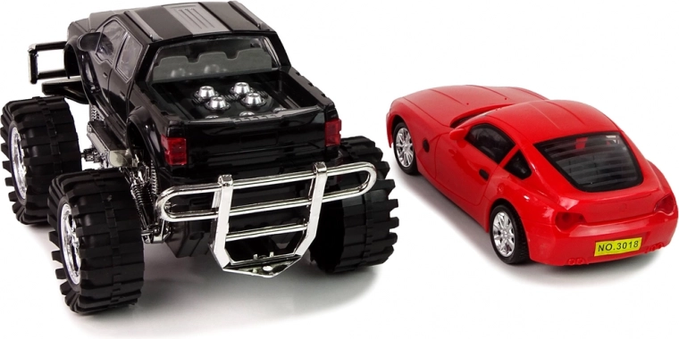 Мощен monster truck с големи колела