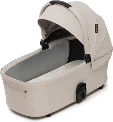 2-in-1 from birth: carrycot + seat unit