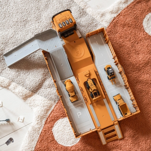 Разгъващ се ТИР с паркинг и стабилизатори