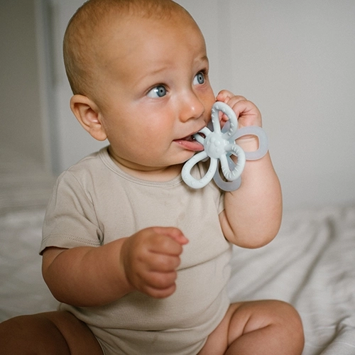 Supports senses and fine motor skills