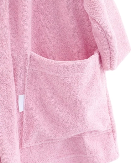 Sewn-in belt and deeper pocket