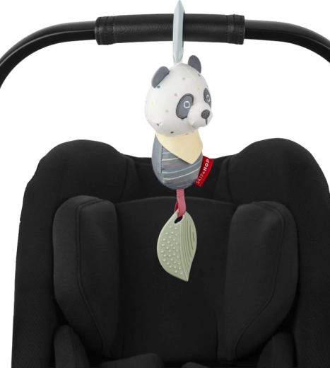 On-the-go fun thanks to easy hanging