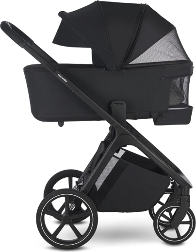 Premium foldable carrycot with anti-reflux system