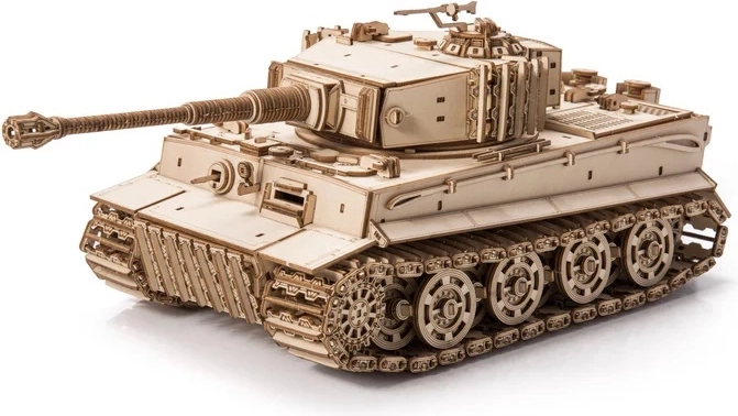 Детайлен дървен модел на танка Tiger M1
