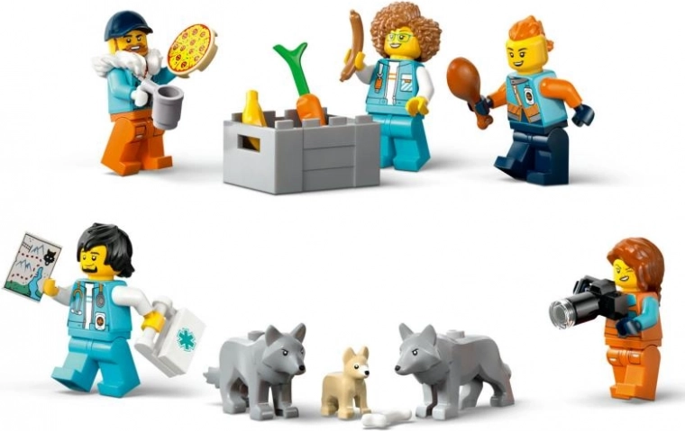 Expedition with five minifigures