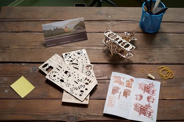 Precision laser-cut parts and glue-free assembly