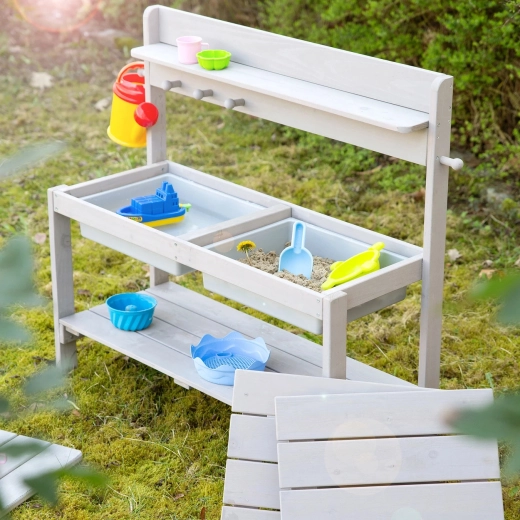 Water and sand play