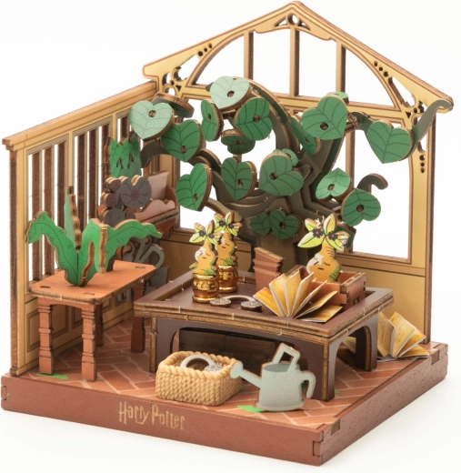 A Hogwarts greenhouse full of details