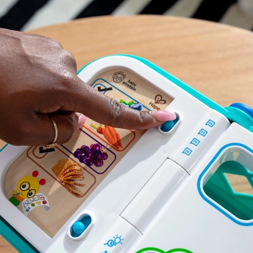 Learning shapes, colors, and foods in 4 languages