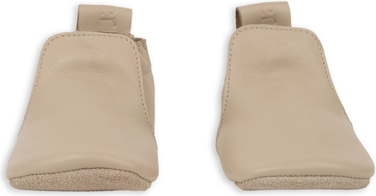 Flexible soles for first steps