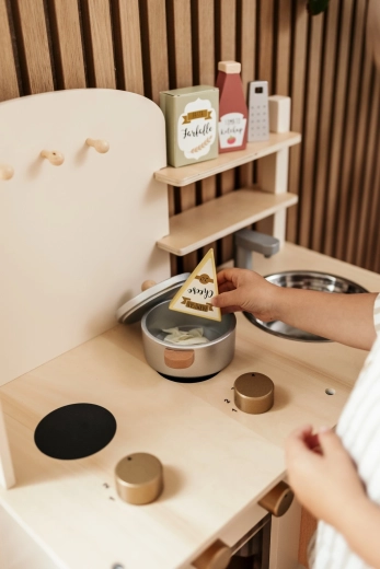Supports imagination, motor skills, and social play