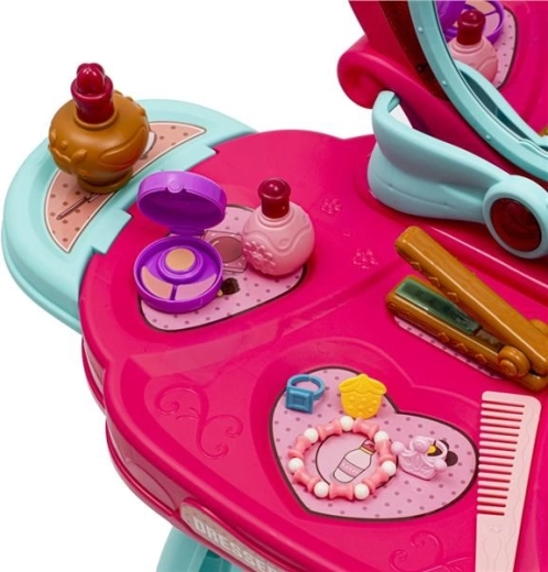 Rich set of accessories for creative play