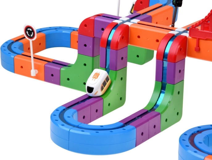Magnetic pieces for easy building