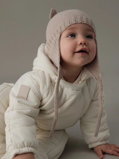 Ties and ear coverage for better protection