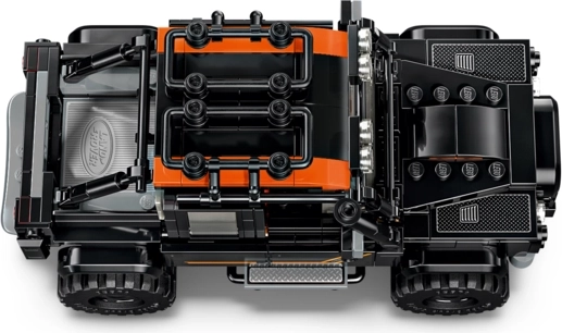 Land Rover Defender, пълен с офроуд детайли