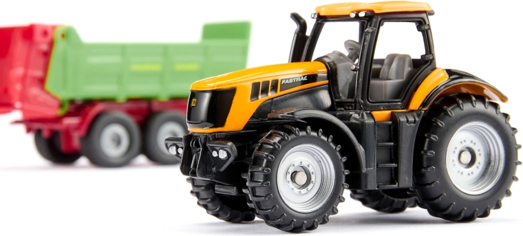 Realistic details of the JCB tractor