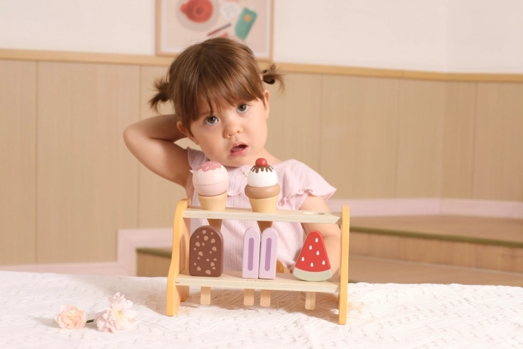 Креативна игра на магазин за малки готвачи