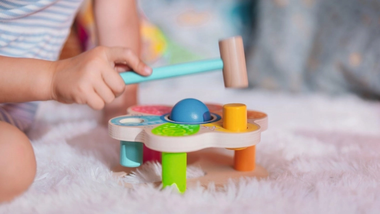 Wooden flower-shaped hammer bench - 1 piece