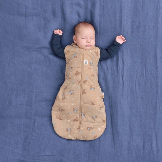 Convenient diaper changes thanks to the two-way zip