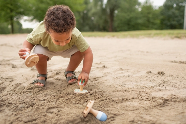 Creative outdoor play